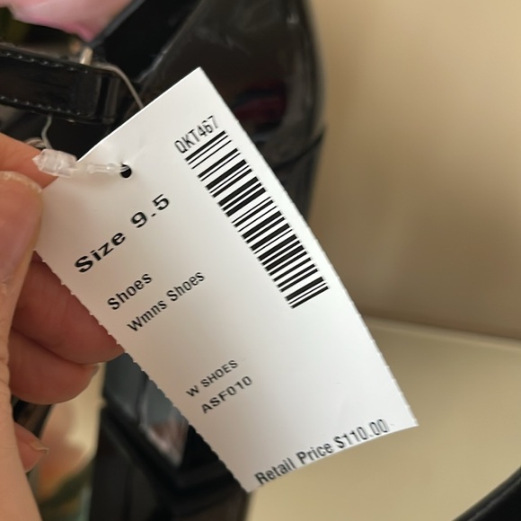 Steve Madden
Women's Twice Mary Jane Platform Pumps - Picture 10 of 11